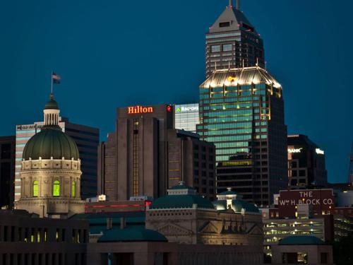 Фотография гостиницы Hilton Indianapolis Hotel & Suites