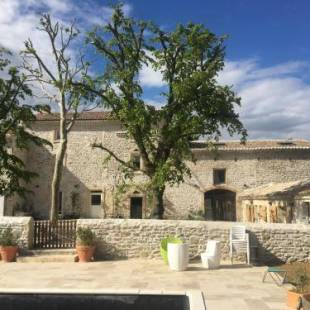 Фотографии мини отеля
Le Mas du Pigeonnier