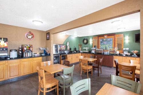 Фотография гостиницы AmericInn by Wyndham Council Bluffs