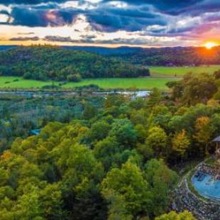 Фотографии мини отеля
Le Bellevue Modern Lodge