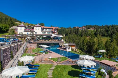 Фотография гостиницы Hotel Albion Mountain Spa Resort Dolomites