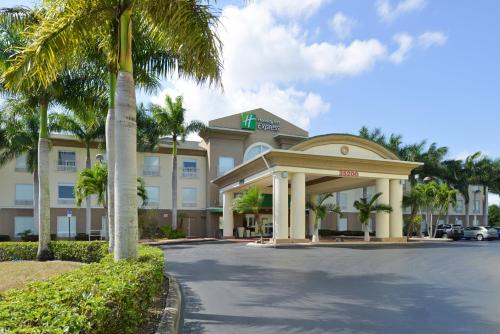 Фотографии гостиницы
Holiday Inn Express & Suites Florida City-Gateway To Keys, an IHG Hotel