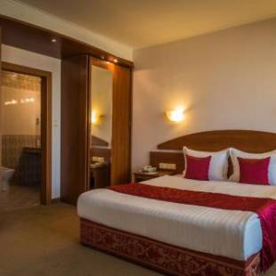 Фотография гостиницы Hotel Sevlievo Plaza