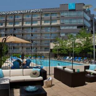 Фотографии гостиницы 
            Toronto Don Valley Hotel and Suites