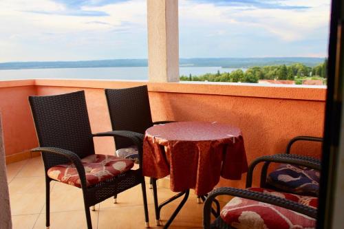 Фотография гостевого дома Apartments with a parking space Bilice, Krka - 13545