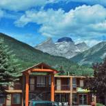 Фотография мотеля Canadas Best Value Inn and Suites Fernie