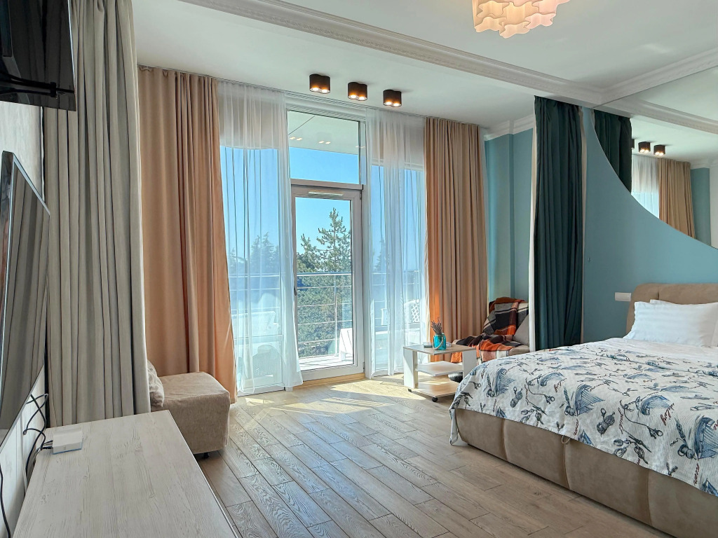 Фотография квартиры Апартаменты Аквамарин с бассейном и балконом N205