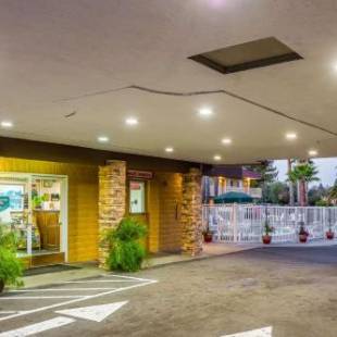 Фотографии мотеля
Rodeway Inn - Rohnert Park