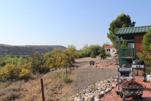 Фотография базы отдыха Verde Valley Canyon View Cottage 3