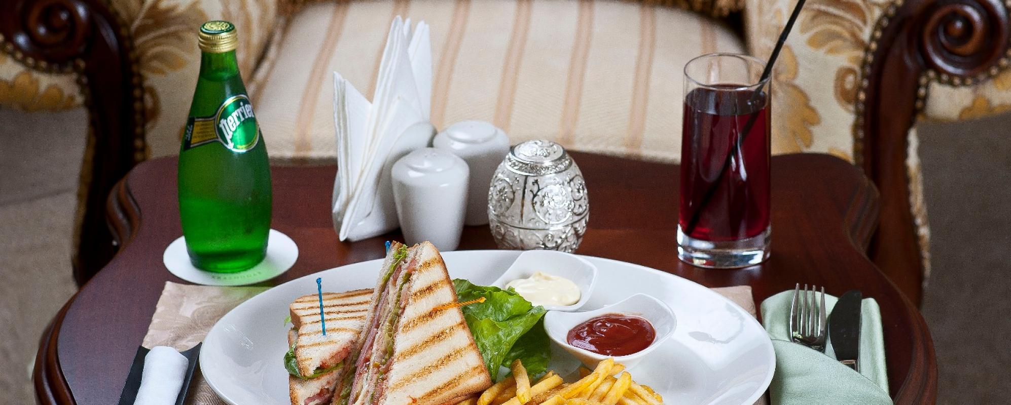 Фотографии бара 
            Amici