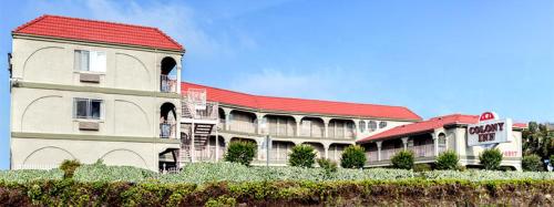 Фотографии мини отеля
Colony Inn