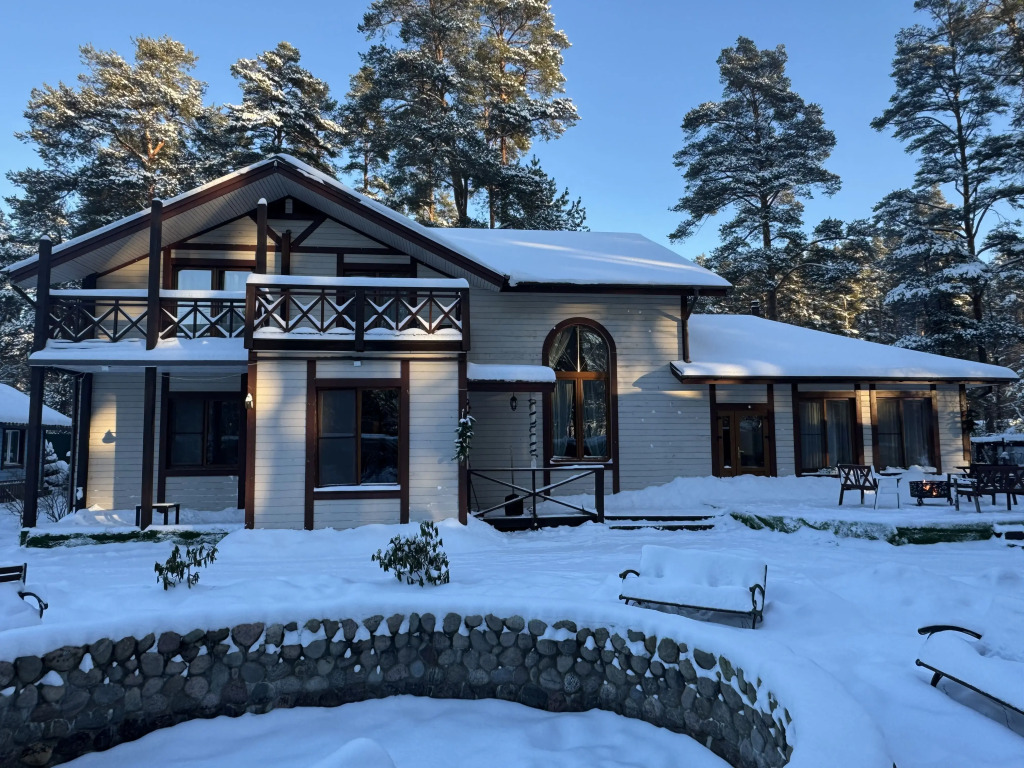 Фотография Коттеджа Шале На Берегу Суходольского Озера Дом в Громово