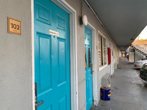 Фотография мотеля Tiki Lodge McHenry - Downtown Modesto