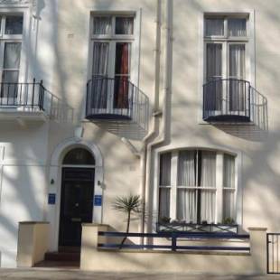 Фотографии гостиницы 
            Dolphin Inn - The Lodge