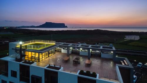 Фотография гостиницы Thira Hotel