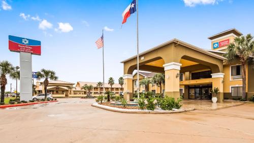 Фотография гостиницы SureStay Plus Hotel by Best Western Alvin