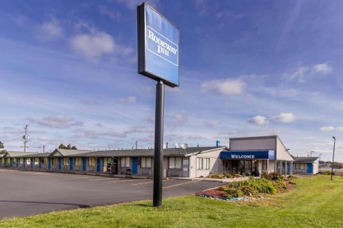 Фотография гостиницы Rodeway Inn Near Hall of Fame