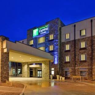 Фотографии гостиницы 
            Holiday Inn Express & Suites Gallup East, an IHG Hotel
