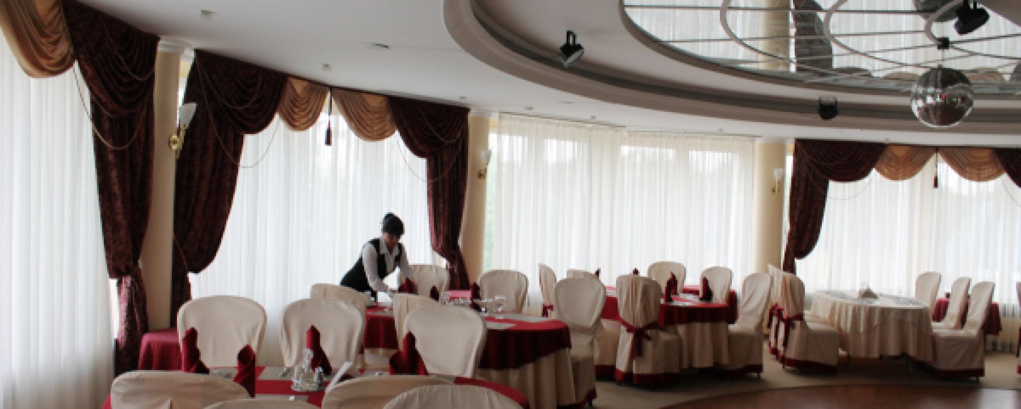 Фотографии банкетного зала Югория