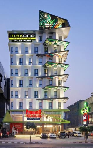 Фотография гостиницы MaxOne Platinum Hayam Wuruk