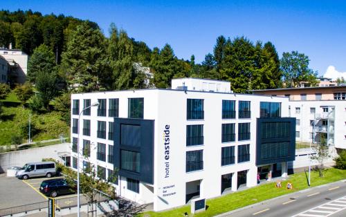 Фотография гостиницы Hotel Eastside (free parking garage)