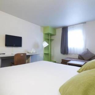 Фотографии гостиницы 
            Campanile Blanc-Mesnil