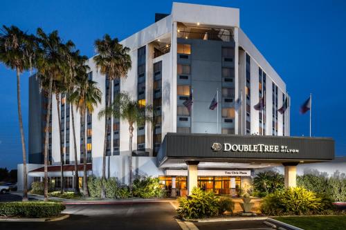 Фотография гостиницы DoubleTree by Hilton Carson