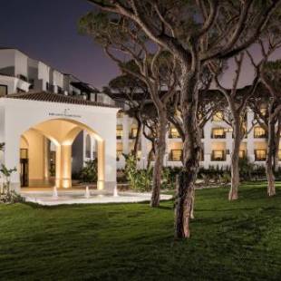 Фотографии гостиницы 
            Pine Cliffs Ocean Suites, a Luxury Collection Resort & Spa, Algarve