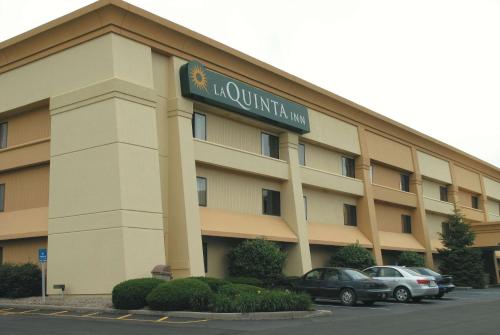 Фотография гостиницы La Quinta Inn by Wyndham Indianapolis Airport Executive Dr