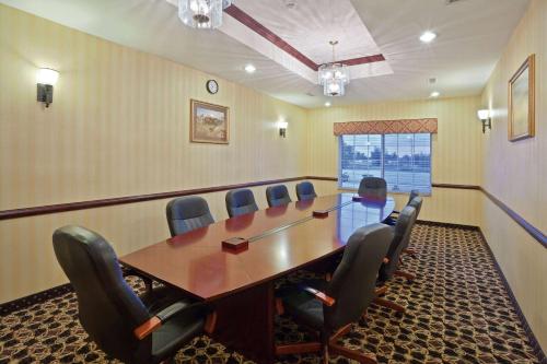 Фотография гостиницы La Quinta by Wyndham Dodge City