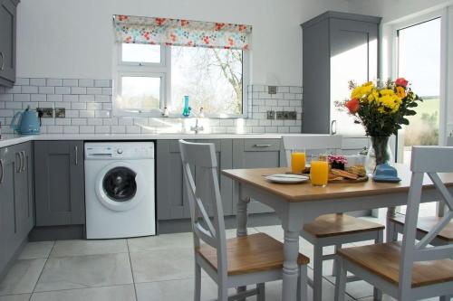 Фотография гостевого дома Bramble Cottage