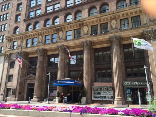 Фотография гостиницы Holiday Inn Express Cleveland Downtown, an IHG Hotel