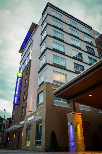 Фотография гостиницы Holiday Inn Express & Suites Downtown Louisville, an IHG Hotel
