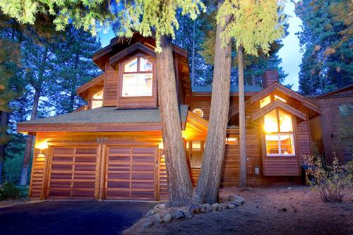Фотография гостевого дома Luxury Lodgepole Home at Northstar