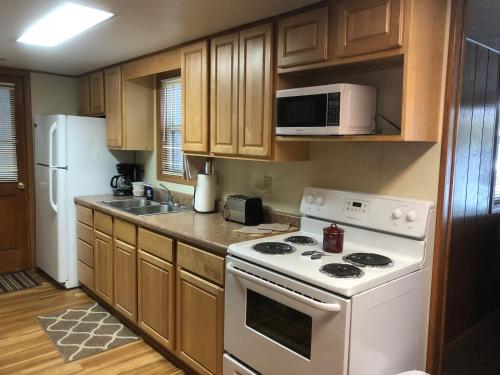 Фотографии базы отдыха
Point View Resort