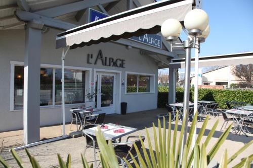 Фотография гостиницы Kyriad Lyon Est - Bron Eurexpo Le Cottage