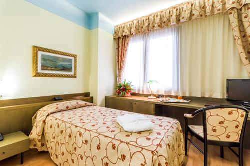 Фотография гостиницы Melas Hotel