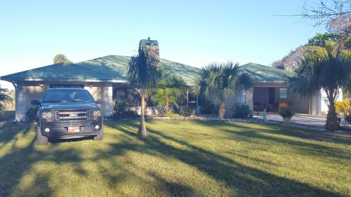 Фотография гостевого дома Beautiful Vacation Home Across From Lake Okeechobee