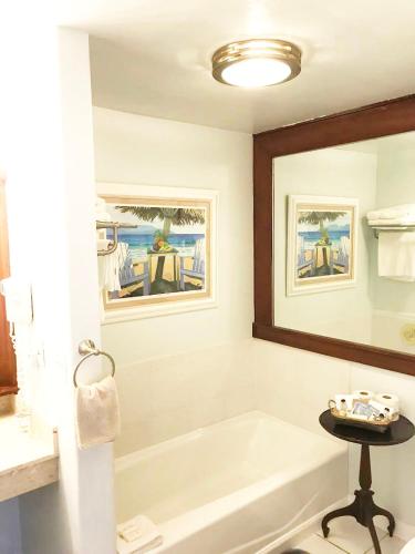 Фотография мини отеля Sea Breeze Manor Inn