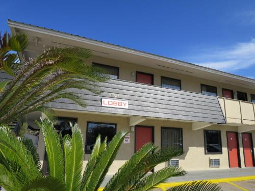 Фотография мотеля Executive Inn - Panama City Beach