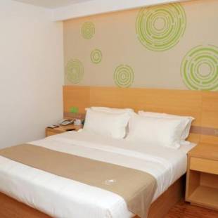 Фотографии гостиницы 
            GreenTree Inn Huangshi Huahu Development Zone Daquan Road Business Hotel