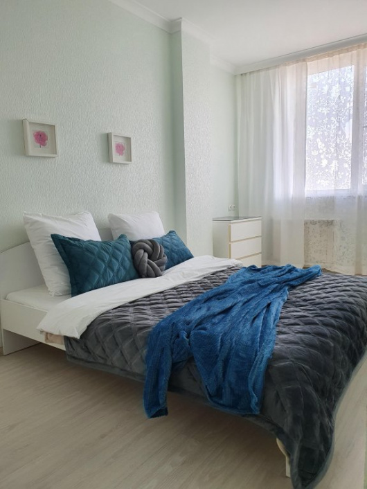 Фотографии квартиры 
            Апартаменты 2х комнатная квартира на Крыловском