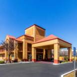 Фотография гостиницы Quality Inn Fresno Near University