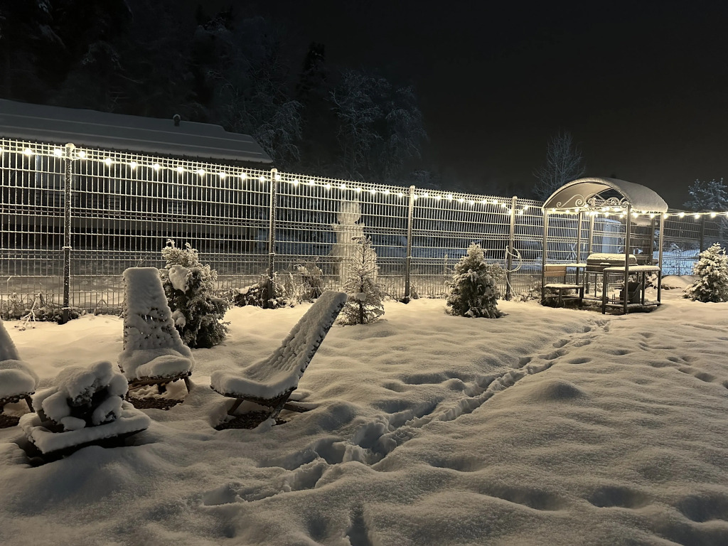 Фотография Коттеджа Частный дом Forested home на горке