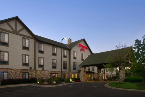 Фотография гостиницы Hampton Inn Kansas City The Legends