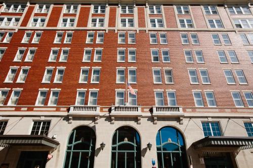 Фотография гостиницы Hotel Julien Dubuque