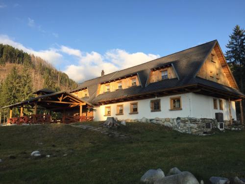 Фотография базы отдыха Chaty a horský hotel Kožiar