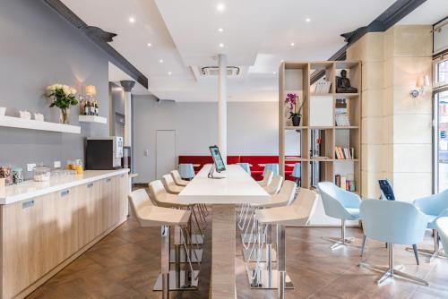 Фотография гостиницы Grand Hôtel Clichy Paris