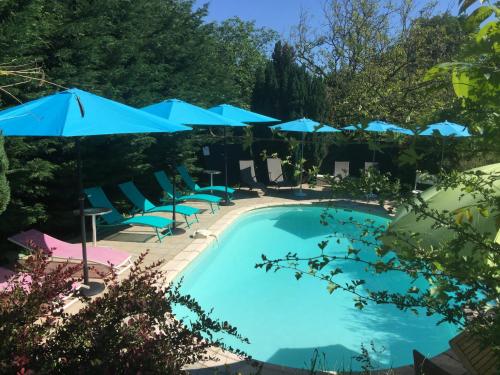 Фотография мини отеля Ô Clair de Lune chambres d'hôtes climatisées à Sarlat - parking privé -piscine chauffée - espace bien-être avec Spa