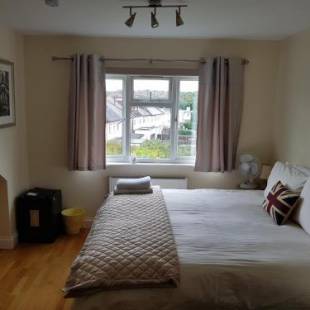 Фотографии мини отеля
Kathleen House